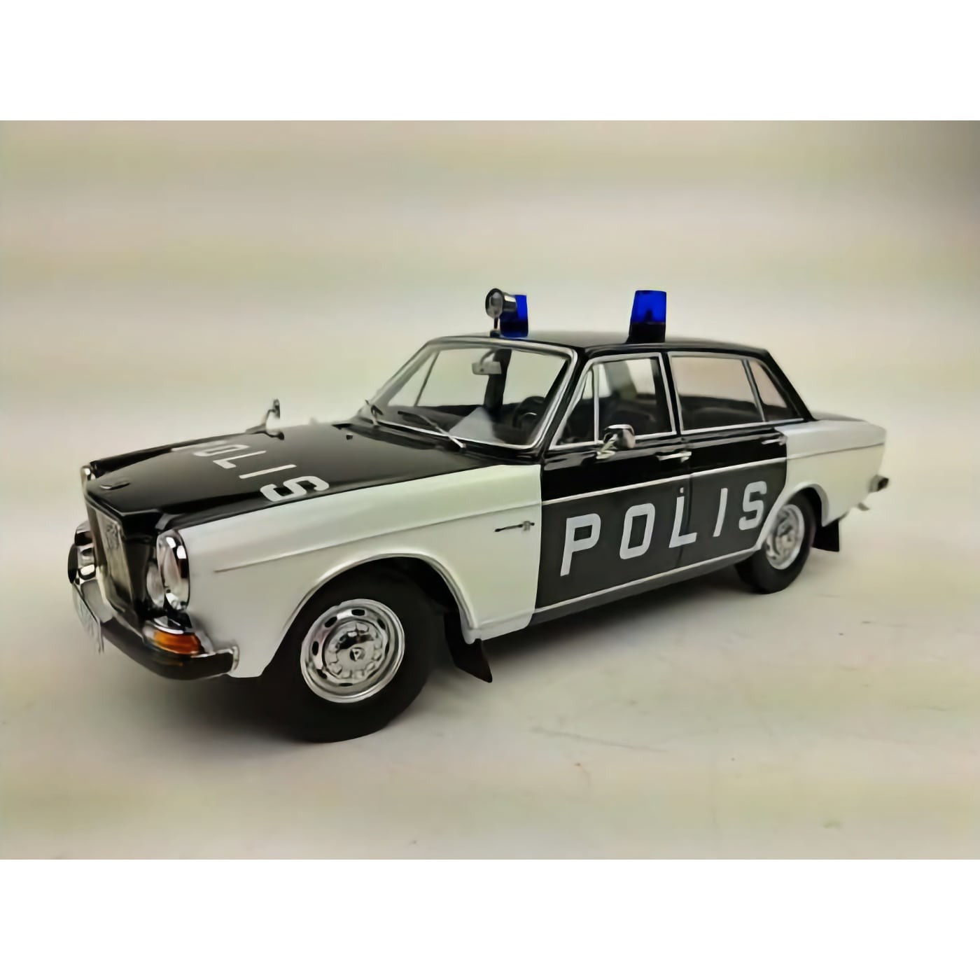 1970 Volvo 164 Police Sweden – Triple9 – 1:18