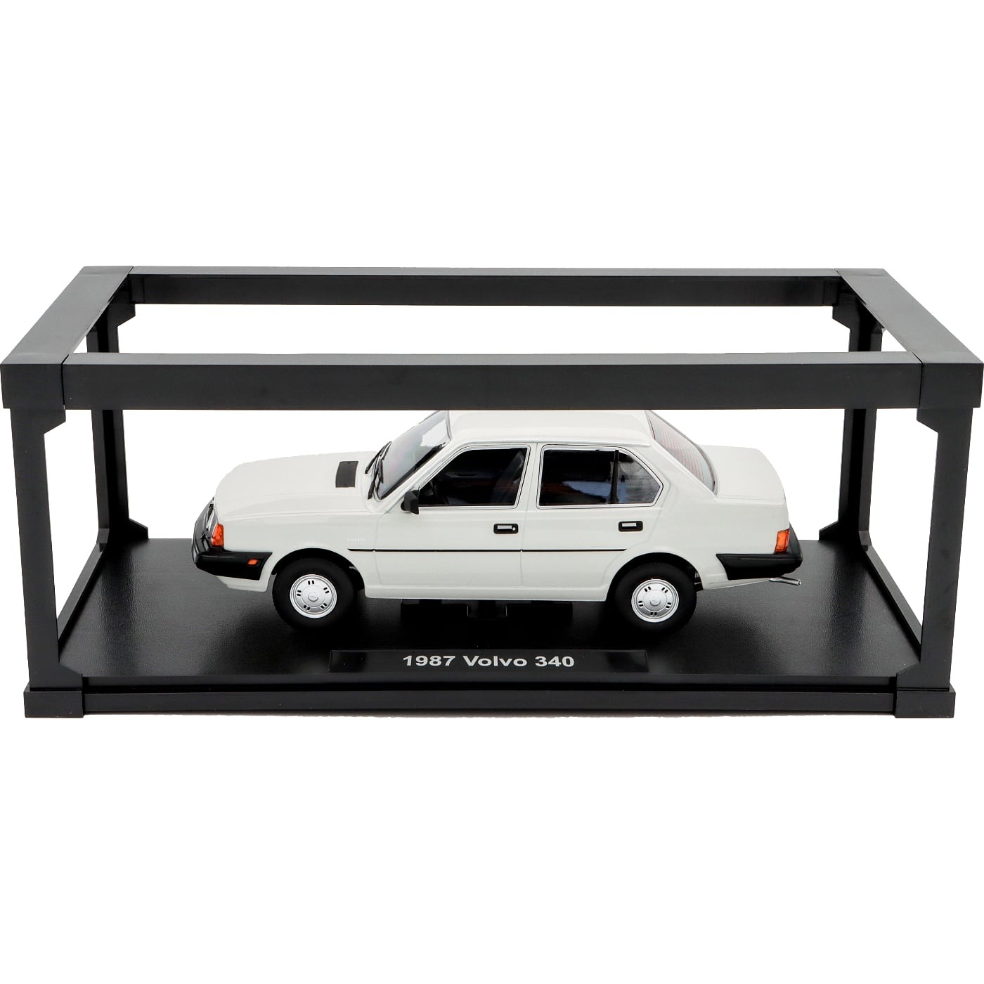 Läs mer om Volvo 340 DL - Vit - Triple9 Collection - 1:18