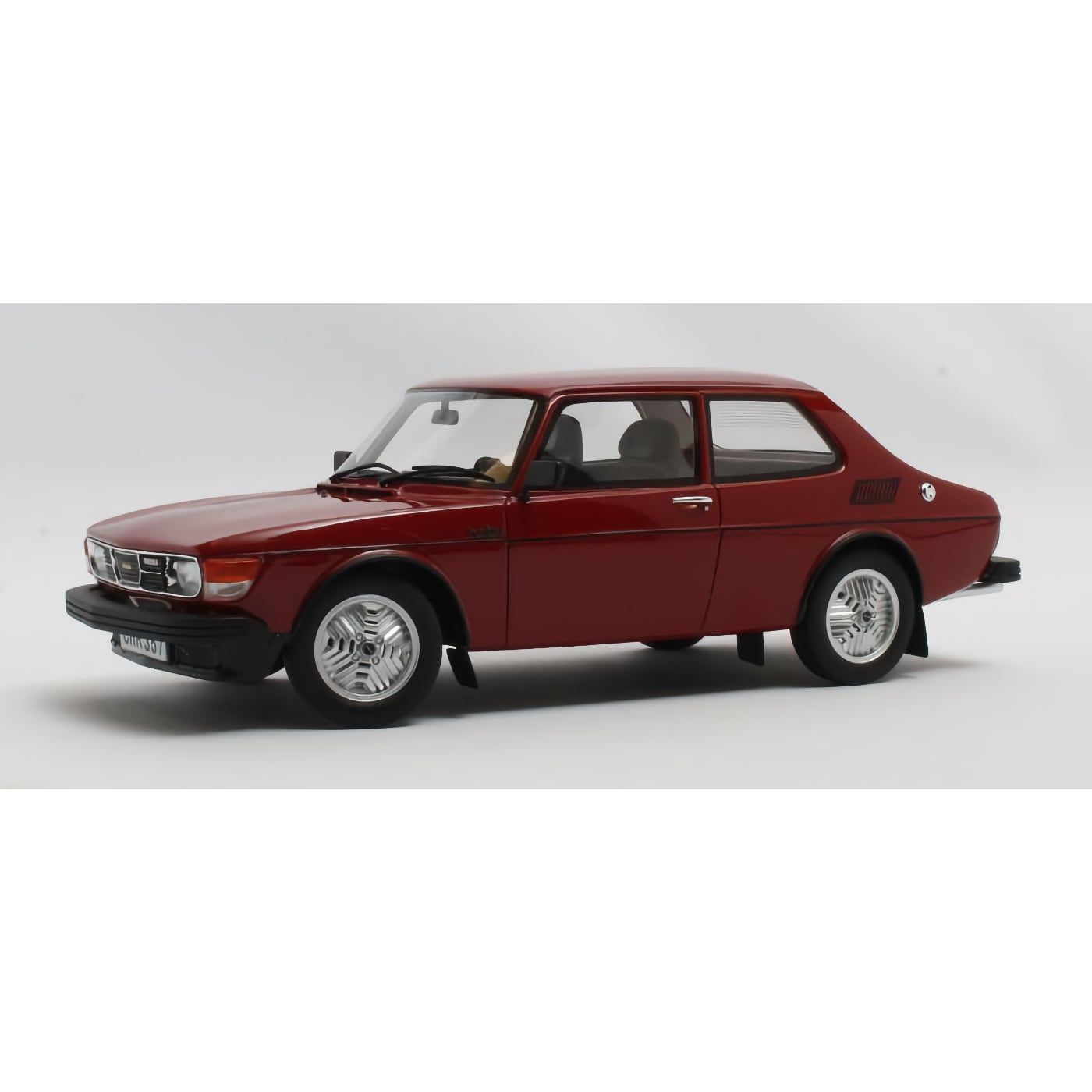 Läs mer om Saab 99 Turbo - 1978 - Röd - Cult Scale Models - 1:18