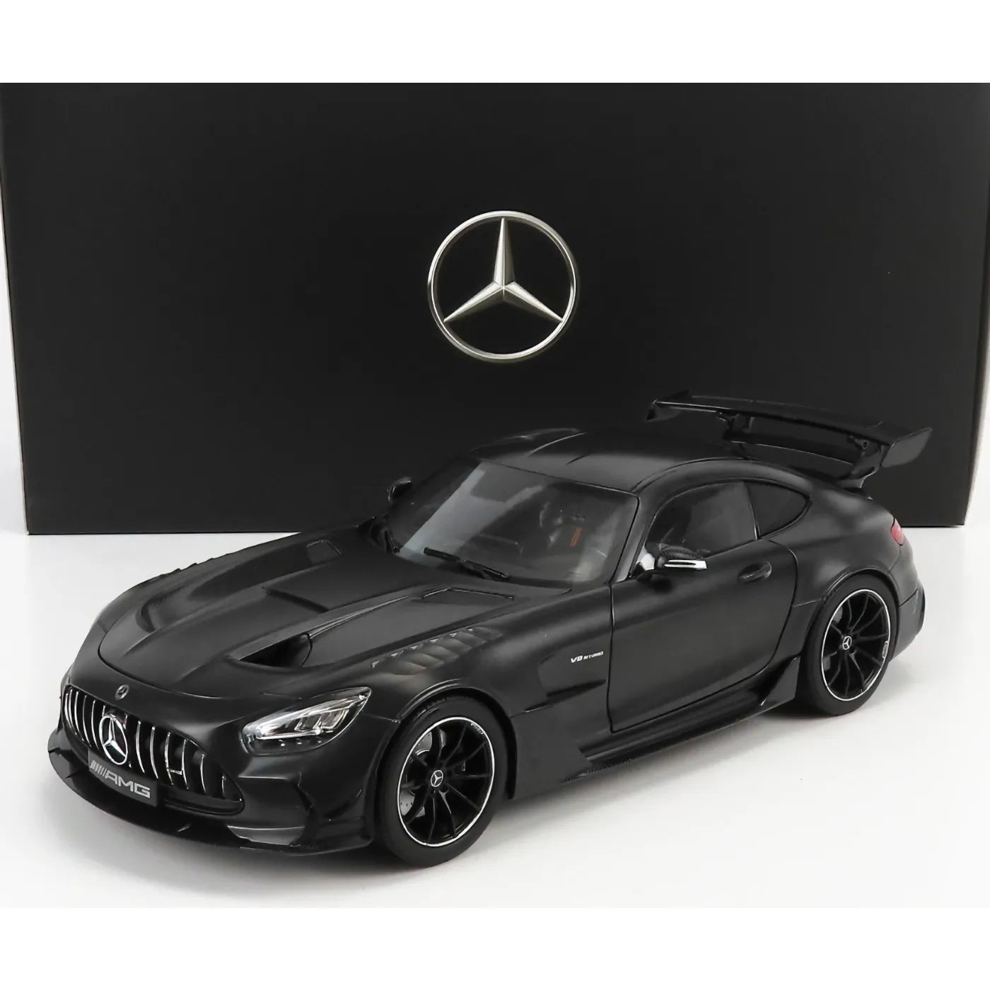 Läs mer om Mercedes-AMG GT Black Series - Norev - 1:18